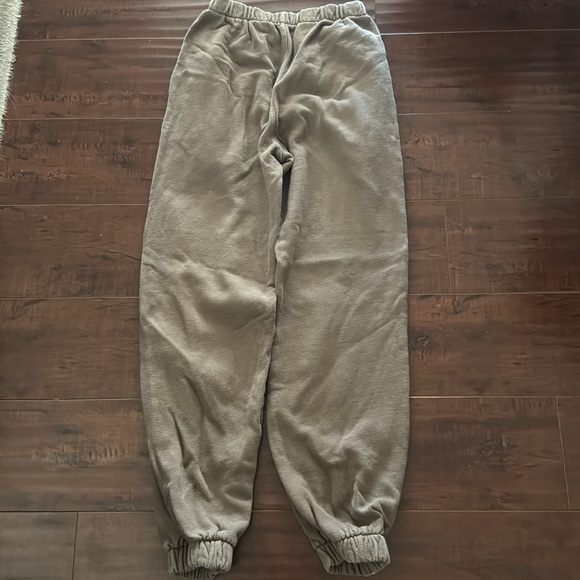 Brandy Melville Rosa Sweatpants Brown St. George London, EUC! - Picture 7 of 7